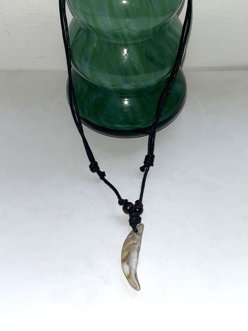 WONDER WONDER(ワンダーワンダー)の「Kayu Vintage Gemstone Leather Necklace(Accessories)」
