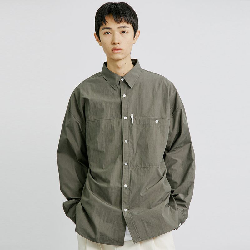 KND(ケイエンド)の「NYLON UTILITY POCKET LAUNDRY SHIRT CHARCOAL(Tops)」