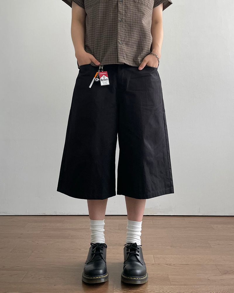 Taut Bermuda Cotton Pants