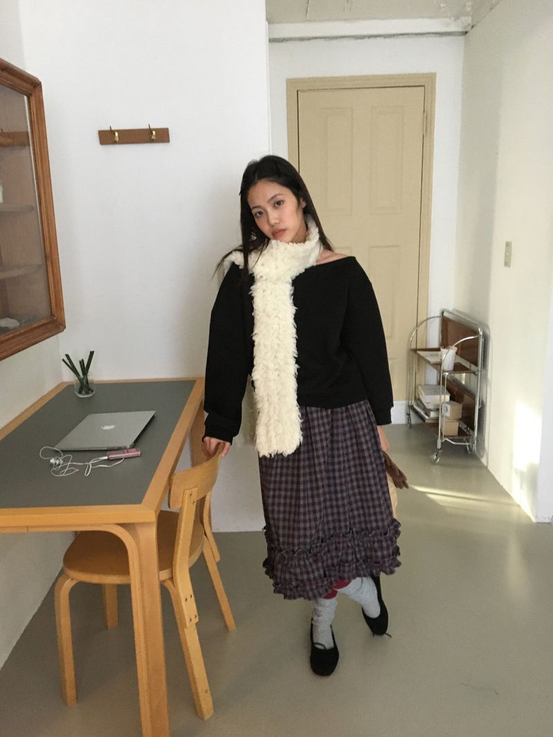 Movi Fluffy Fine Wool Muffler (4 Colors)