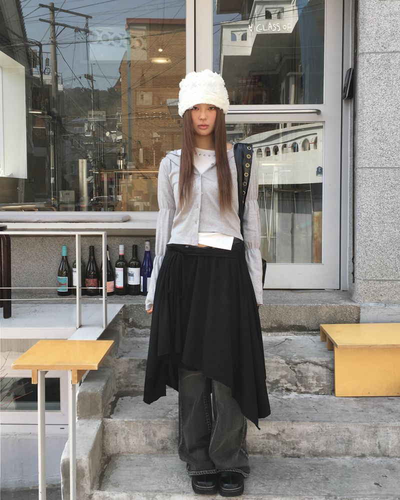 Betty low boots cut pants