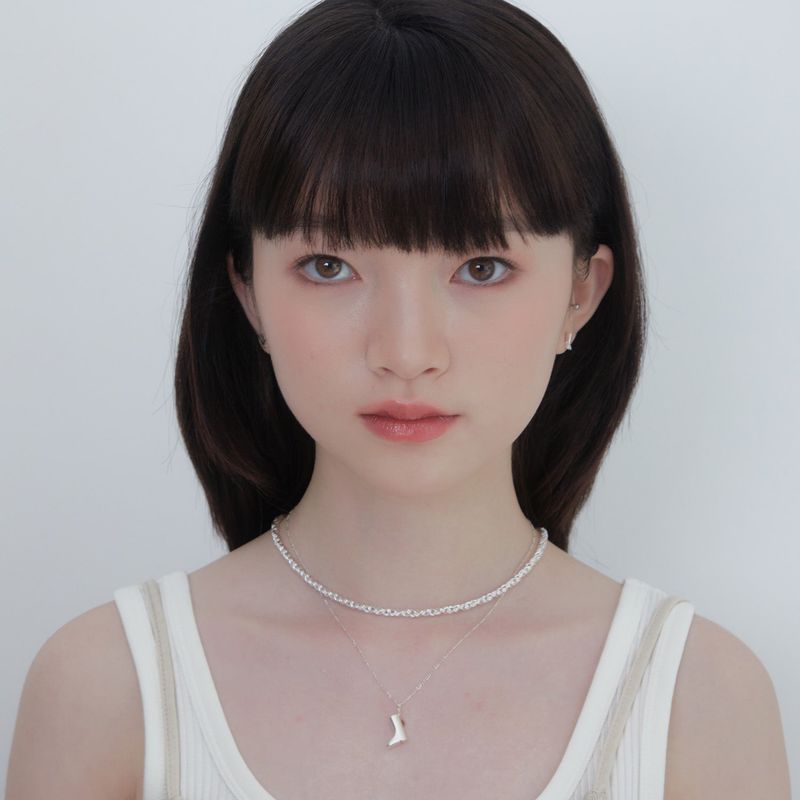 put on your boots necklace silver ver.