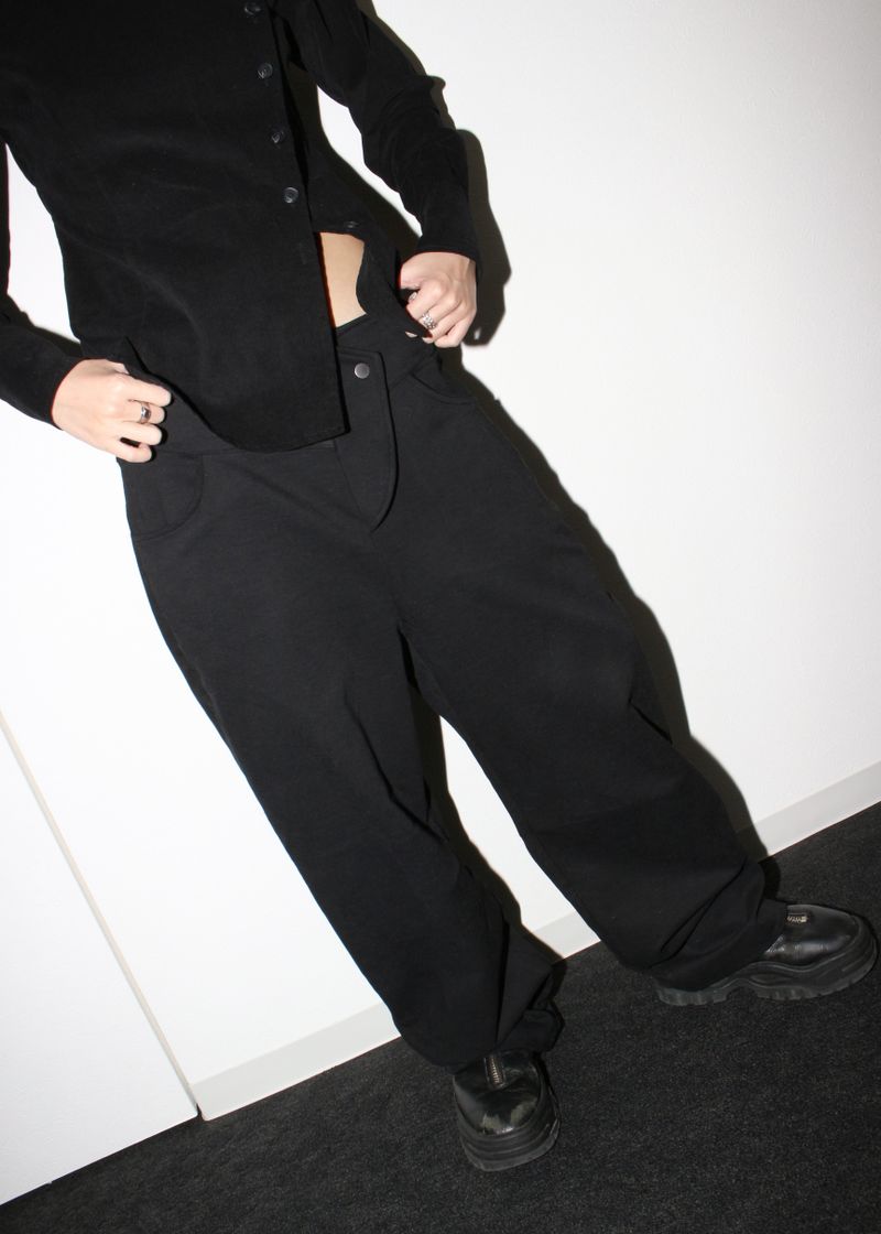 Slant pants [Black]