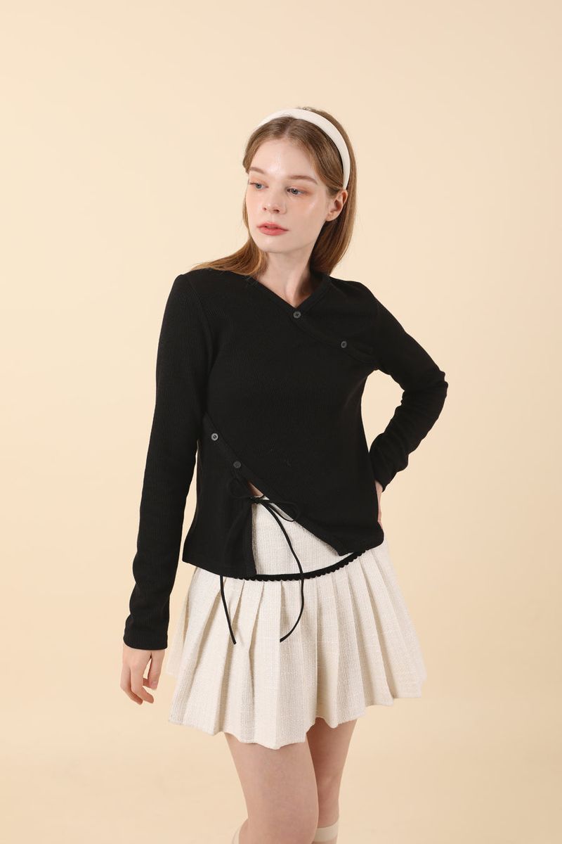 V-neck Slit T-shirt Black