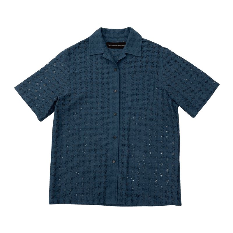 F8KE CHEMICAL CLUB(フェイクケミカルクラブ)の「PEACOCK BLUE KNIT SHIRT(Tops)」