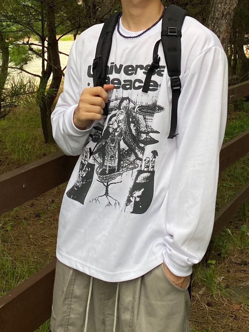 Universal lettering sweatshirt