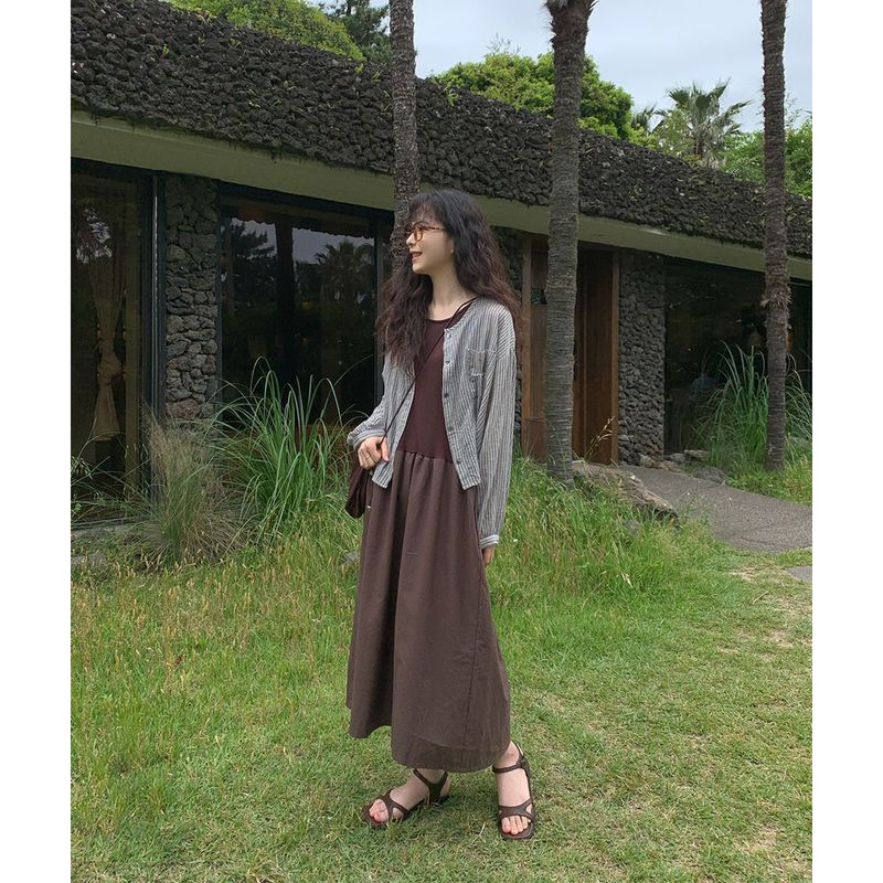 fair sleeveless dress