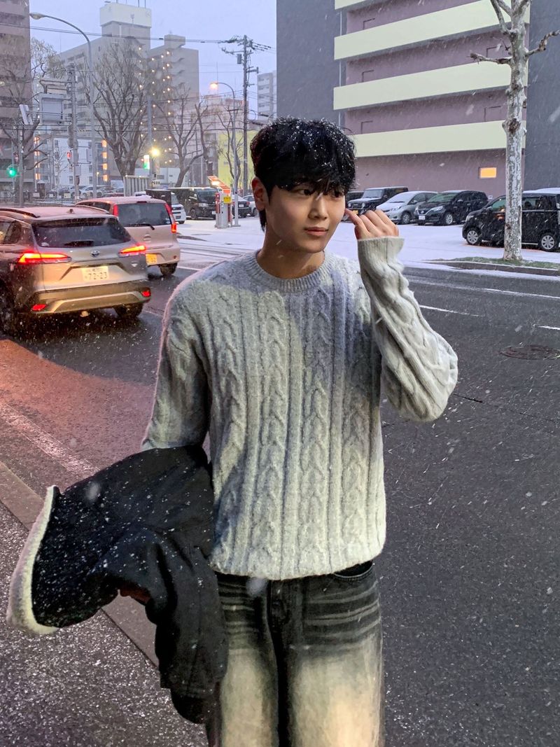 Cozy warmer cable round knit
