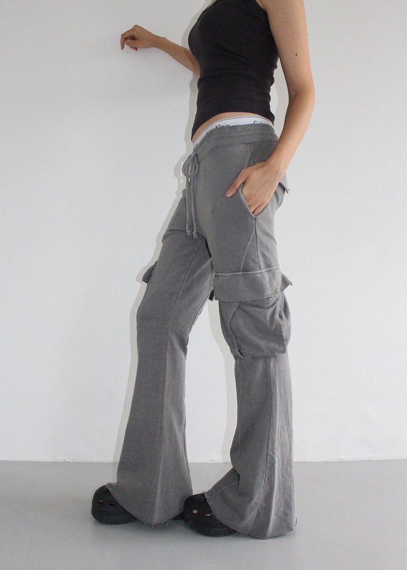 WASHING CARGO BOOTS CUT PANTS