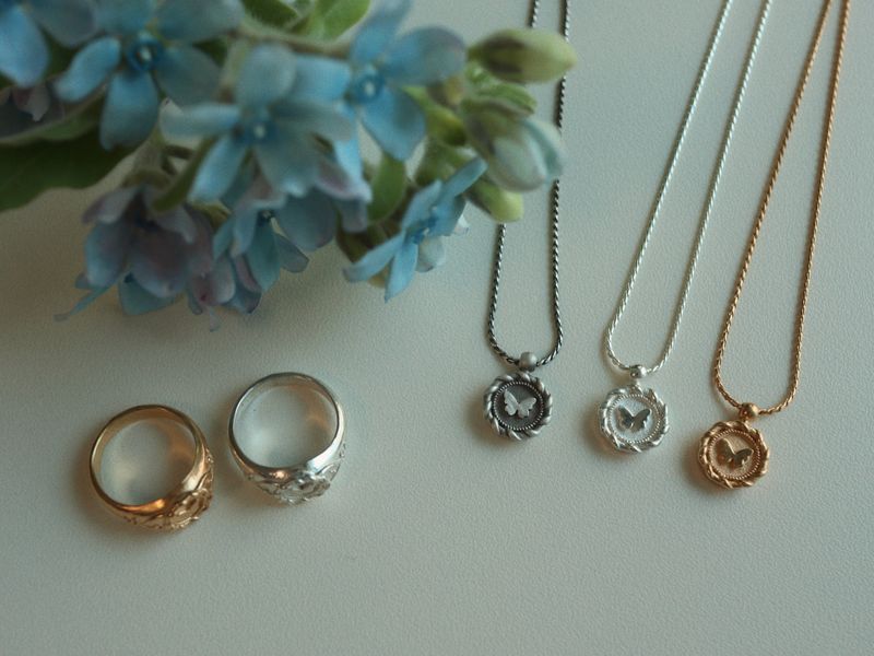 【MADE】 Butterfly signet necklace