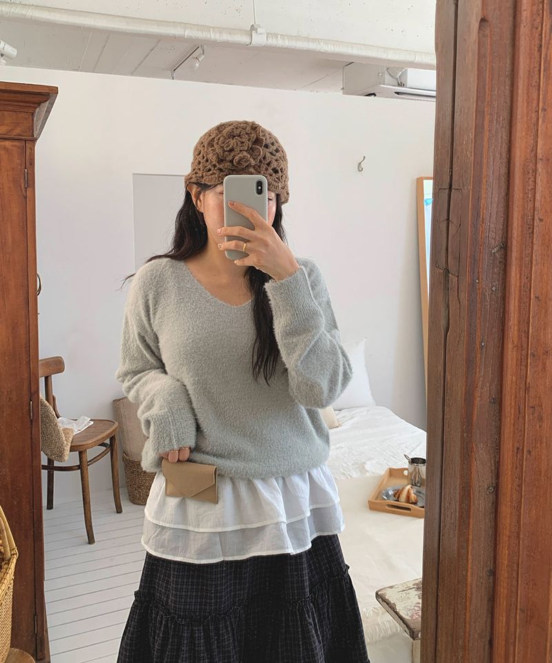 Soft Angora V-neck knitwear