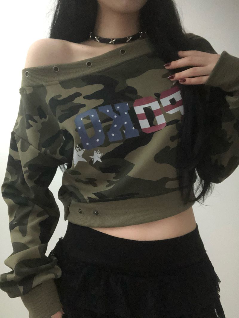 Camo Off-shoulder Button Sweatshirt