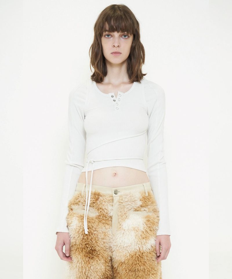 CUT OUT LONG SLEEVE TOP