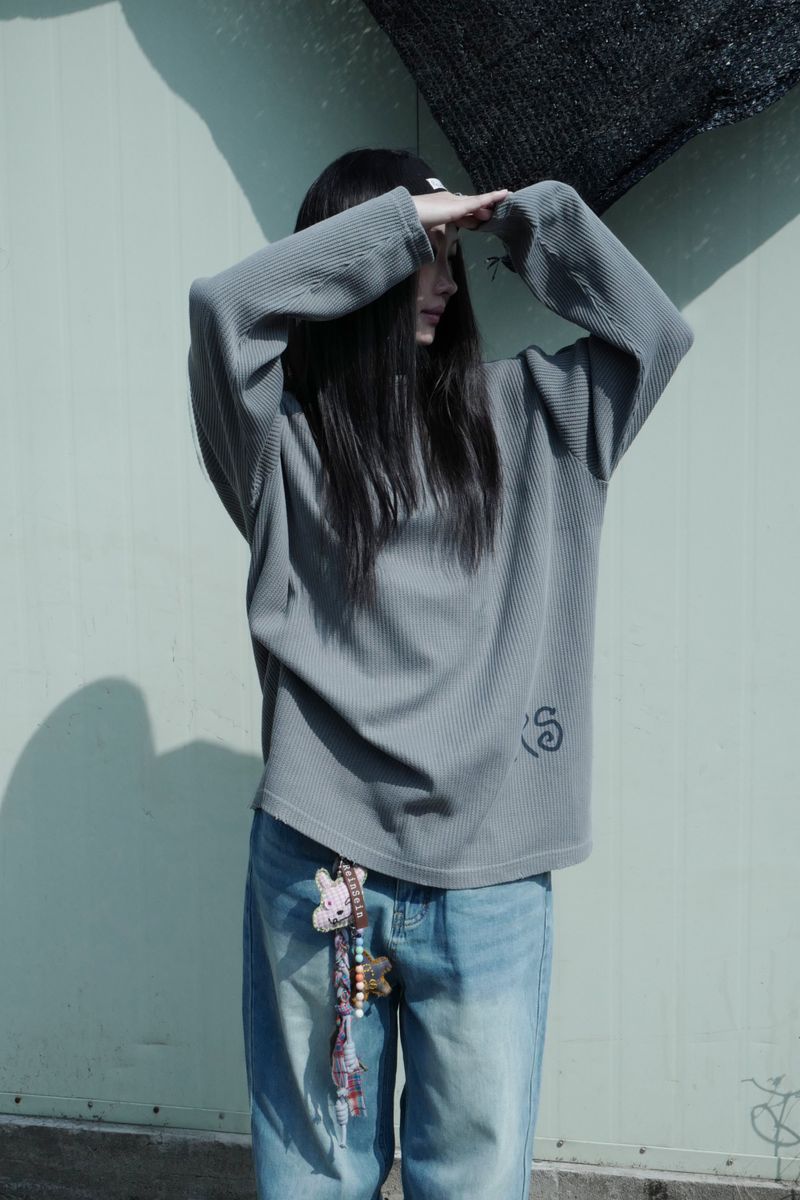 Light washing denim pants