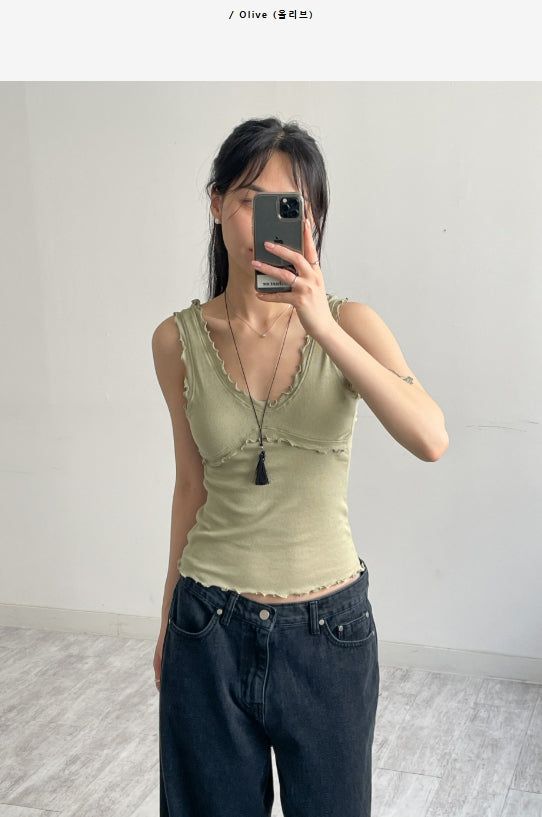 INCHANT ME（インチャントミー）の「Ruffle V-Neck Sleeveless Top（Tops）」