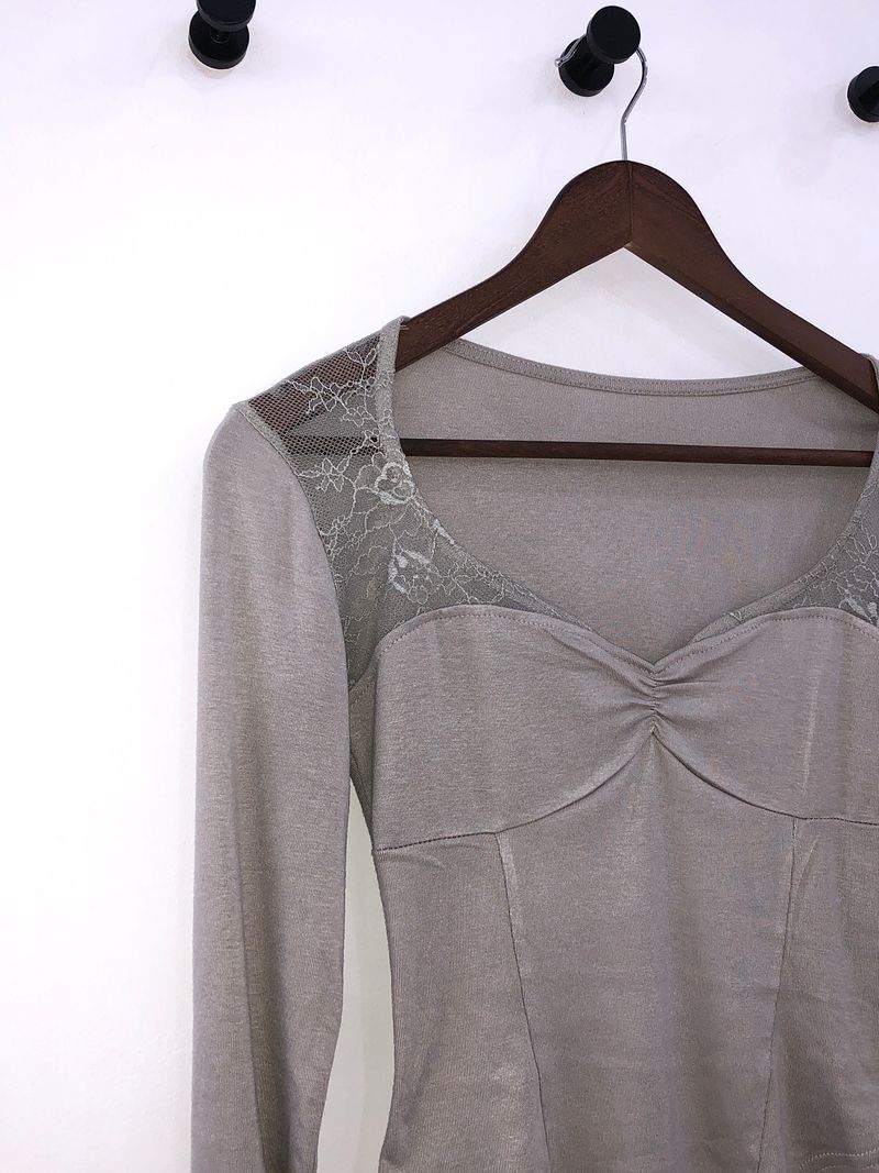 onthenextpage（オンザネクストページ）の「Lace Curve Slim Top（Tops）」