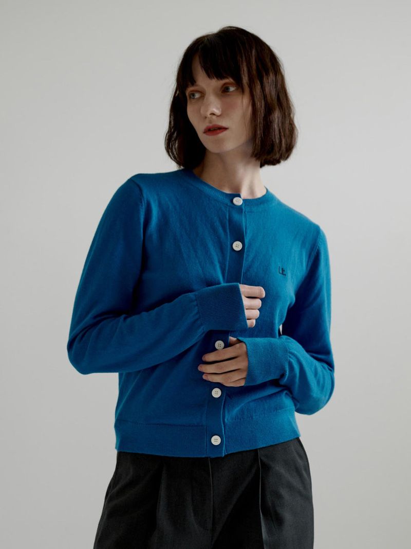 LETOILE(レトワール)の「24 LETOILE LOGO CARDIGAN_ ROUND NECK(Tops)」
