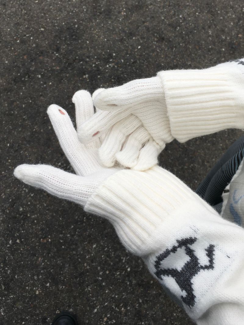 Fingerhole Touch Golji Gloves (3c)