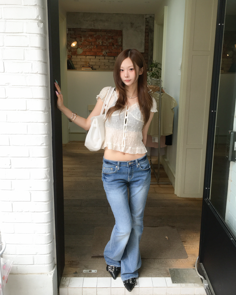Soft lowrise boots cut pants