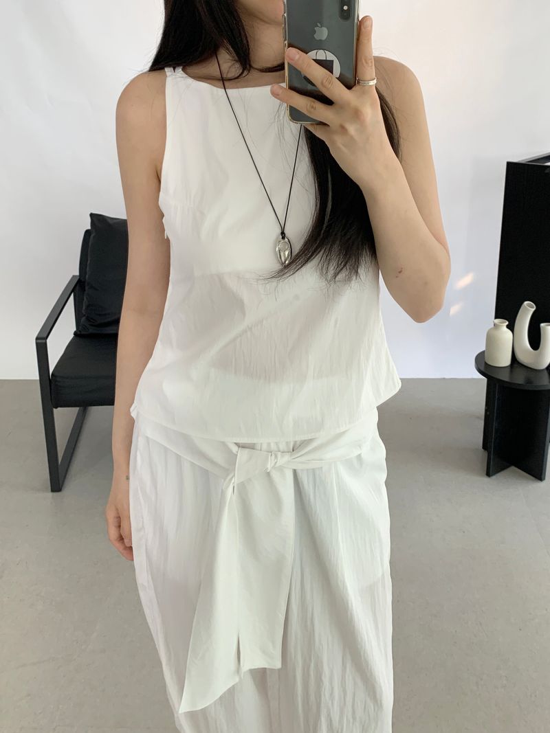 Raina halterneck sleeveless blouse