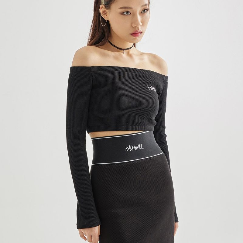Signature Off Shoulder Black