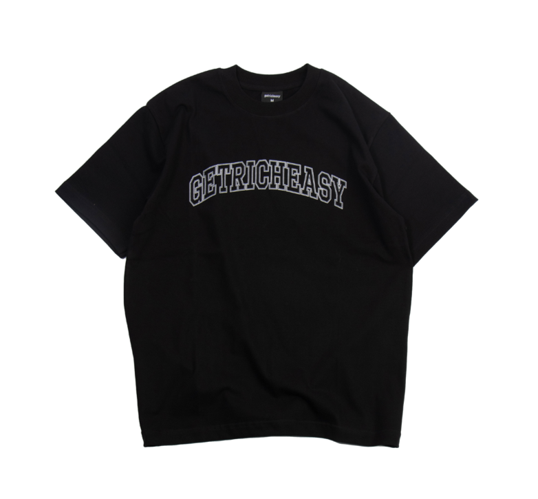 getricheasy（ゲットリッチイージー）の「バーシティロゴT ブラック（トップス）」