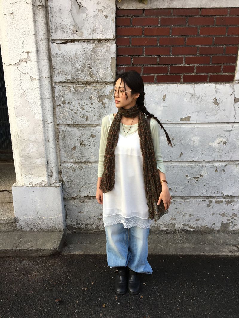 Peacock Light Washed Denim (1color)