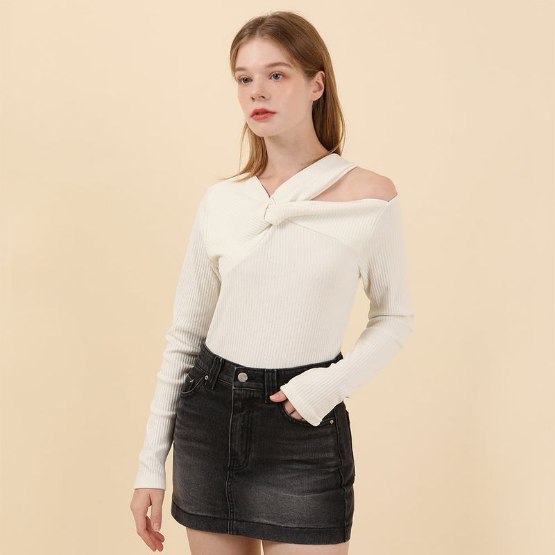 cattline(カトリーヌ)の「Twist Off Shoulder T-shirt Ivory(Tops)」