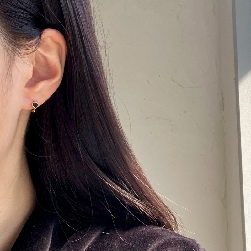 One-touch Mini Black Heart Earrings (2 colors)