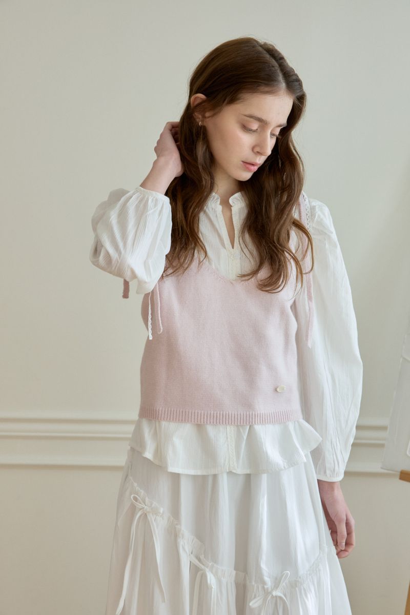 PINK PINEAPPLE（ピンクパイナップル）の「FIRST DAY BLOUSE（Tops）」