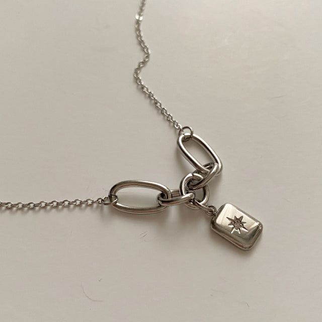 bne Shinestar Square Unique Chain Necklace