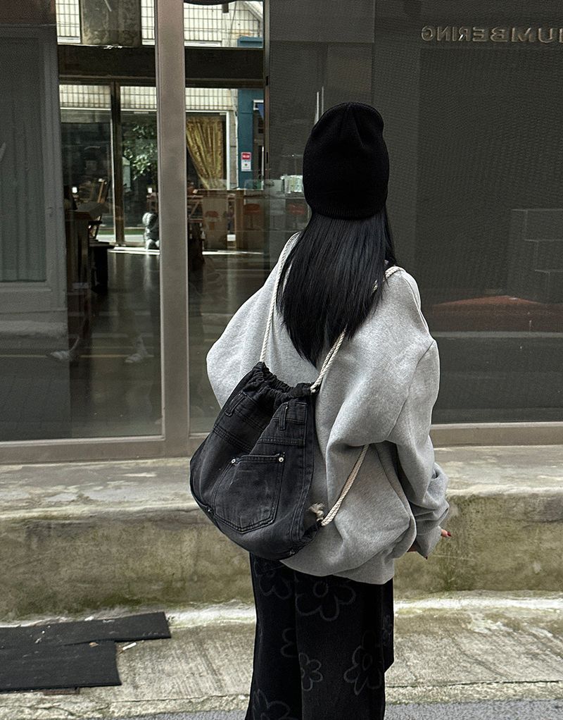 [UNISEX] Wool napping flower oversized fit sweatshirt