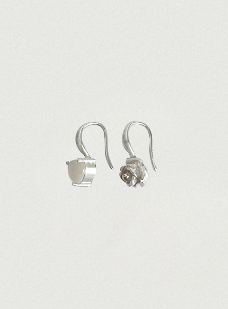 [MADE]HEART FLOWER EARRING (unbalance 2ps)