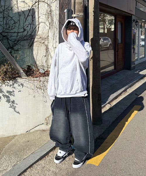 HundoP(ハンドピー)の「Wide Side-Line Denim Balloon Pants(Pants)」