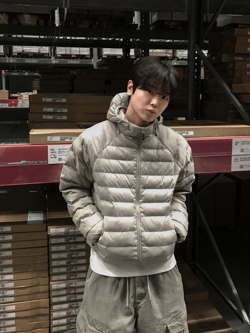 [Premium] Fron Raglan Lightweight Padded Jacket