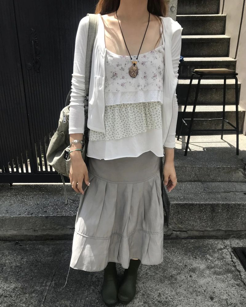 seezul（シーズル）の「モモ フラワー レイヤード スリーブ（トップス）」