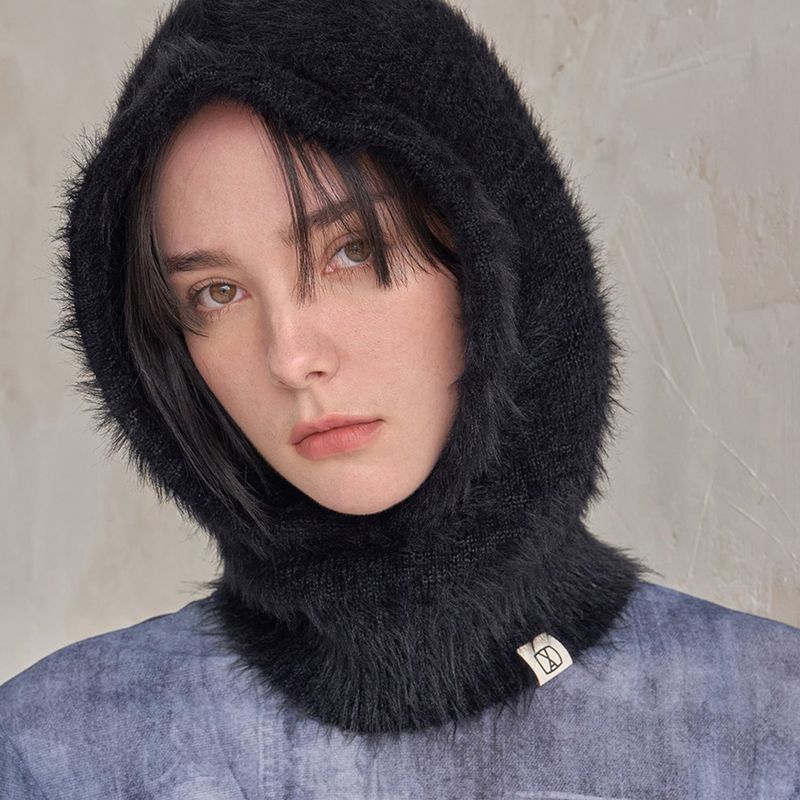 VA Square Label Hairy Balaclava / Black