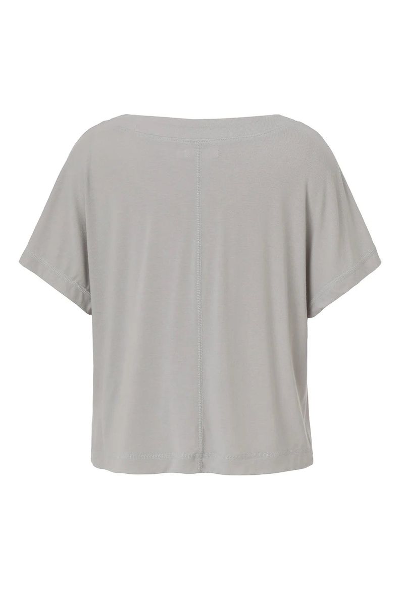 Loose snap tee