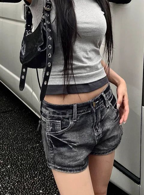 SIAOSIKO(シアオシコ)の「ウォッシュドデニムカットオフショーツ(パンツ)」