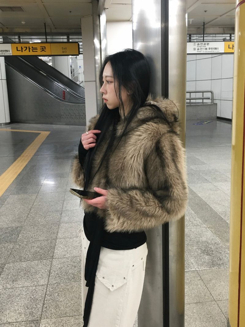 Mua Crop Fur Jacket (1c)