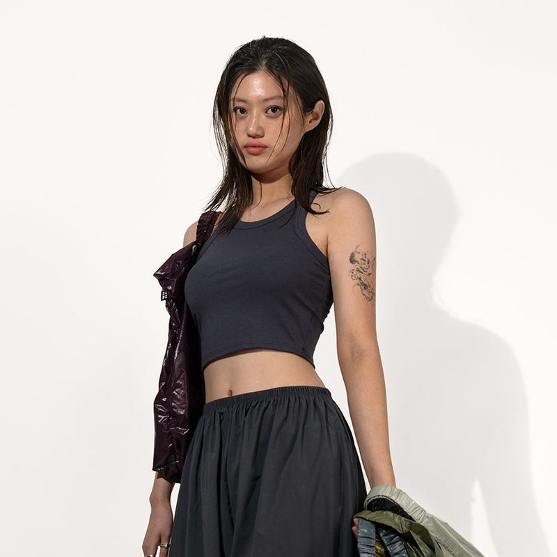 WHILE（ワイル）の「BLACK TAPE VOLUME BRA TOP - CHARCOAL NAVY（Tops）」