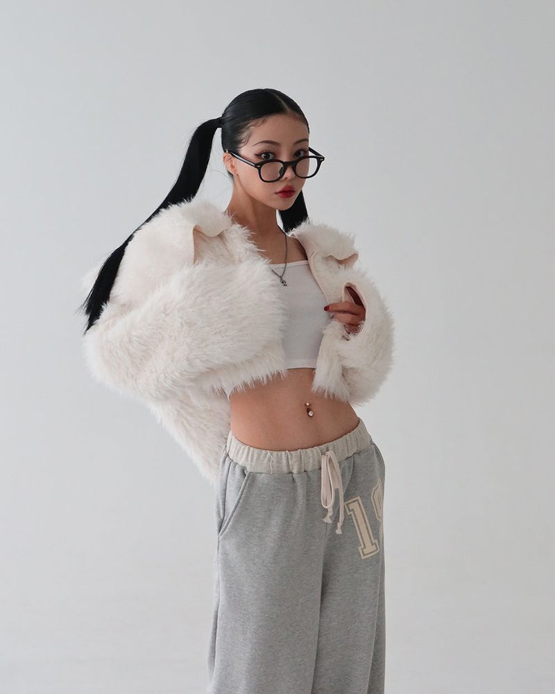 Renew Big Collar Cropped Fur Jacket