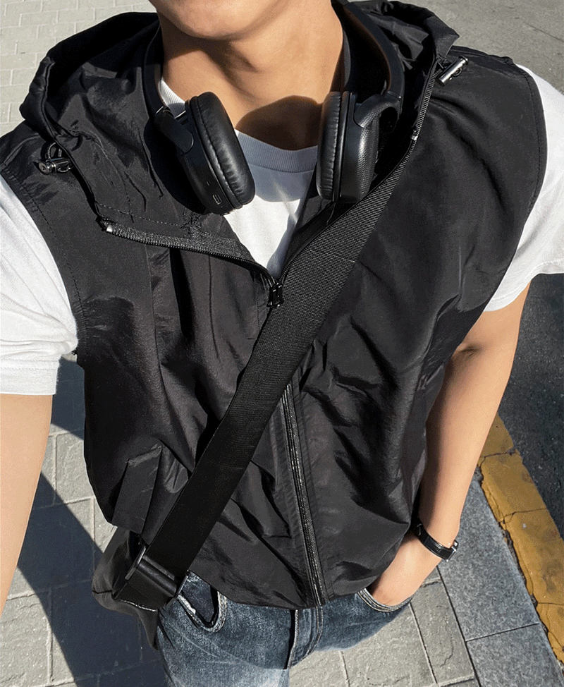 COSYHARU（コシハル）の「crop nylon hooded vest（Tops）」