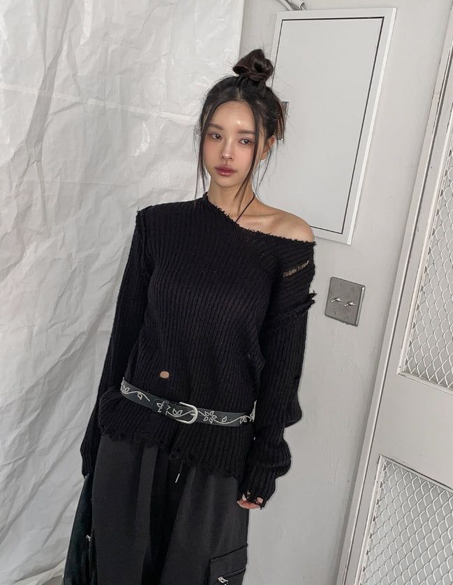 Flower stud belt