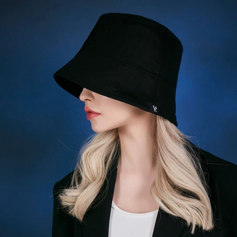 Label drop over fit bucket hat BLACK