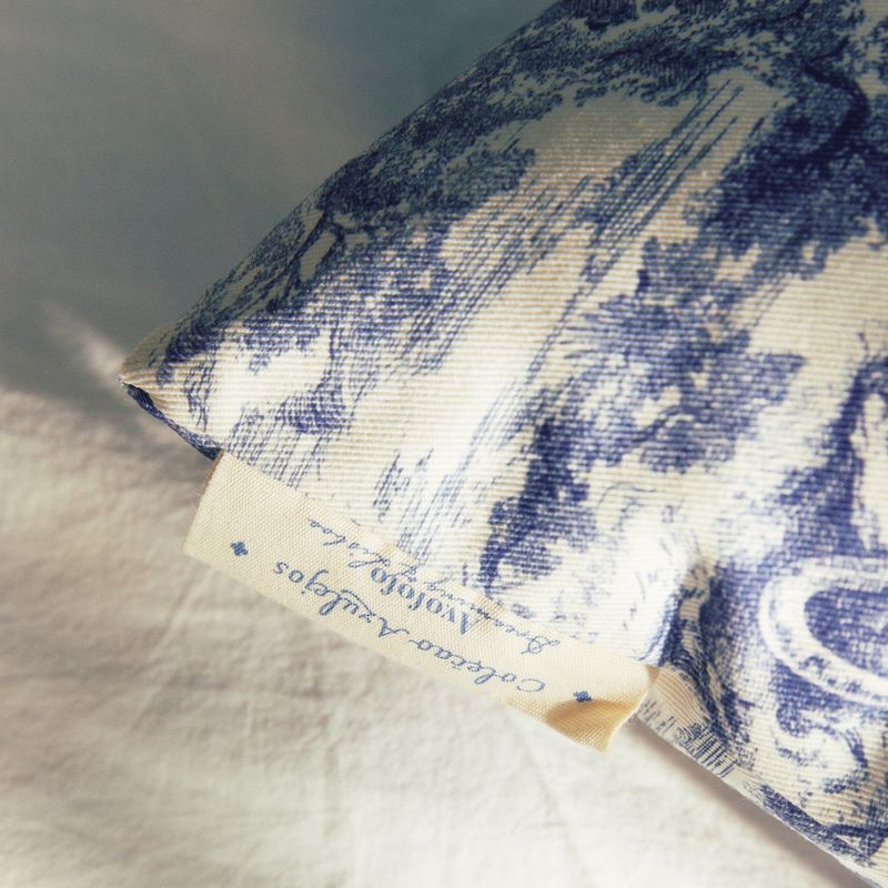 azulejo collection A embroidery cushion