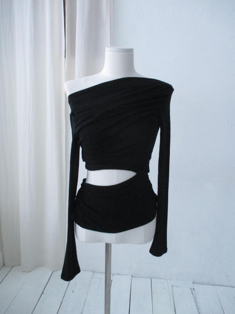 off-shoulder slit t