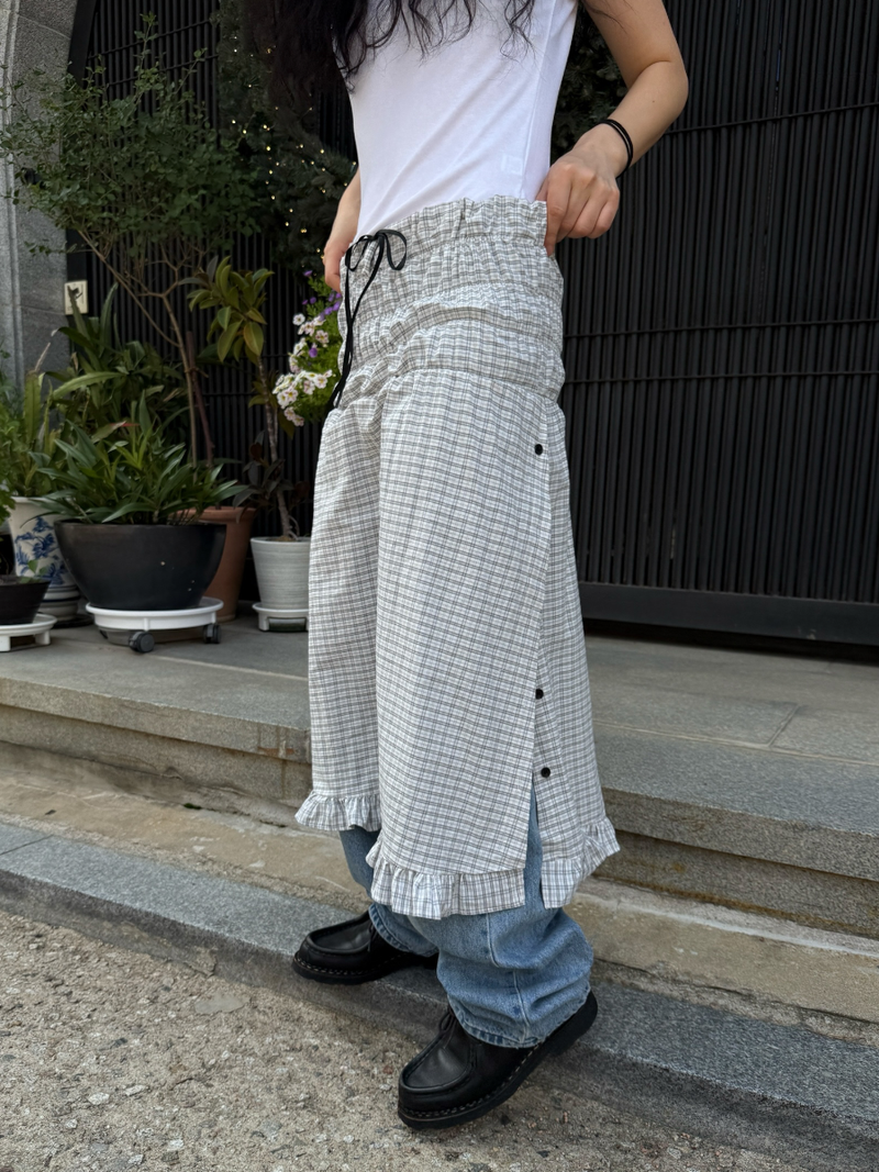 washing regular fit denim pants