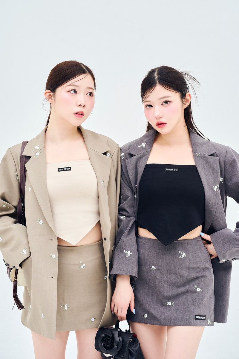 made of silk（メイドオブシルク）の「Flower embroidery mini skirt（Skirts）」