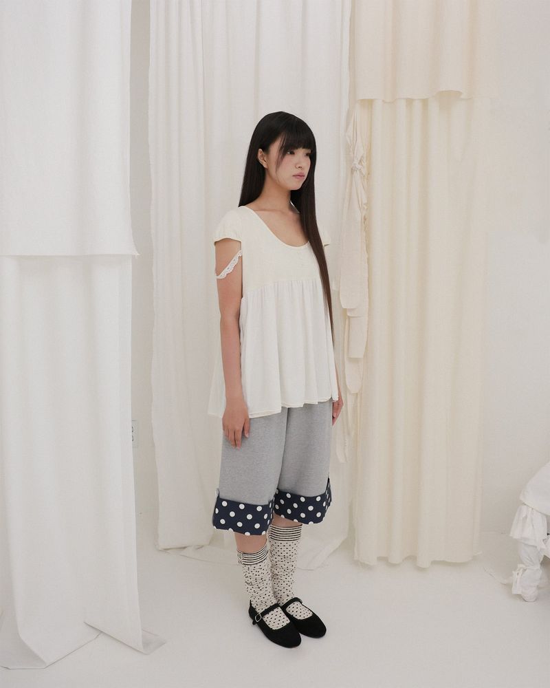 LACE STRAP FLARE TOP / CREAM